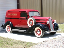 Livraison de Plymouth Sedan 1937 01